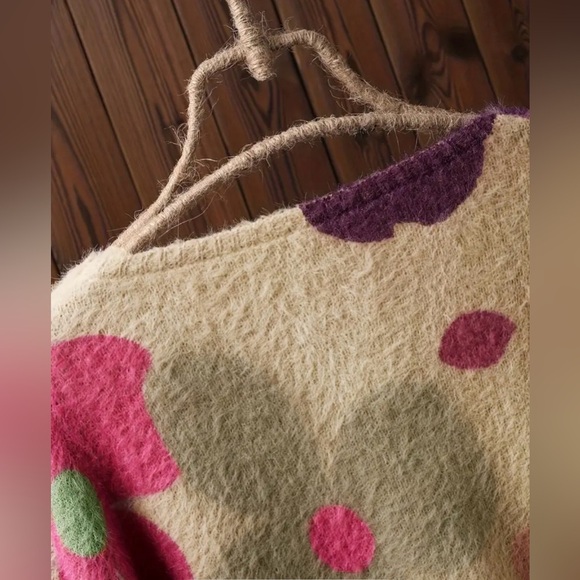 Floral Patterned Women's Sweater - Picture 4 of 9